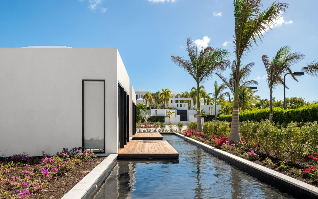 villa-turks-and-caicos-caribbean-luxury-beachfront-triton-bung-ext (1)