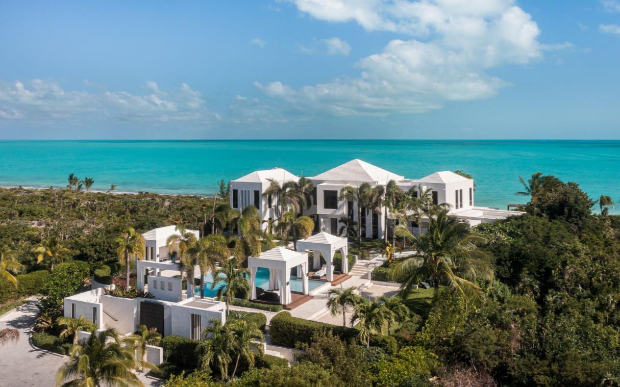 villa-turks-and-caicos-caribbean-luxury-beachfront-triton-aer (1)