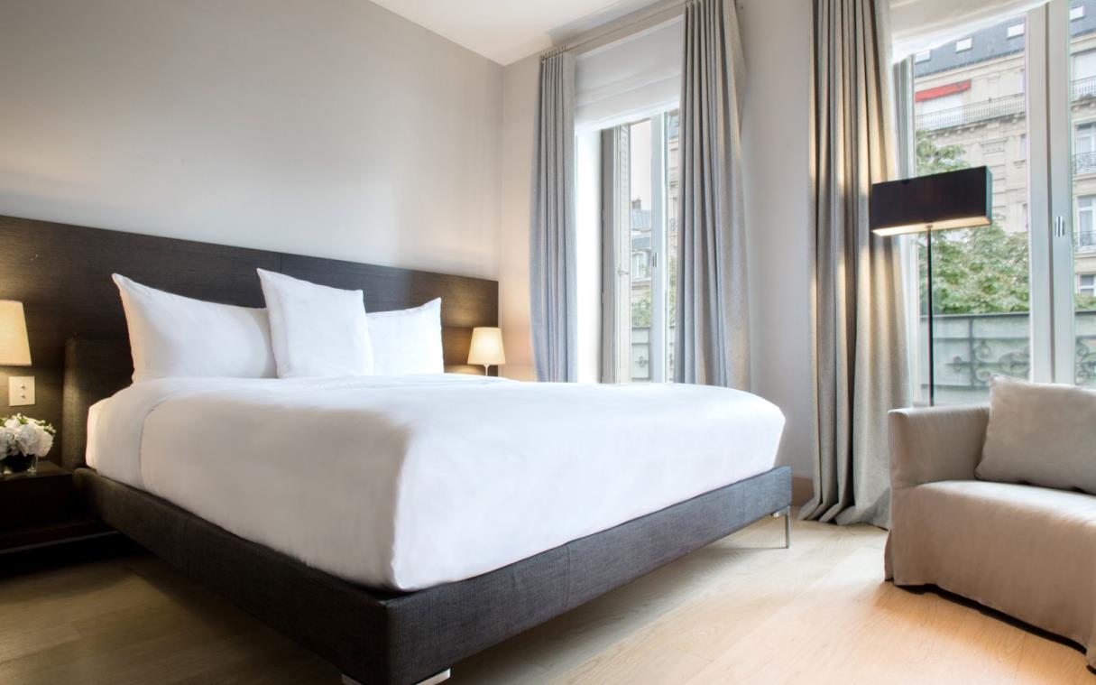 apartment-luxury-16th-arrondissement-paris-la-reserve-three-bedroom-bed-1.jpg
