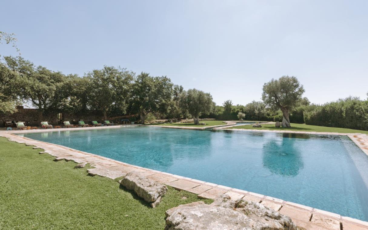 villa-ostuni-puglia-italy-traditional-rustic-pool-masseria-lamacoppa-swim (4).jpg