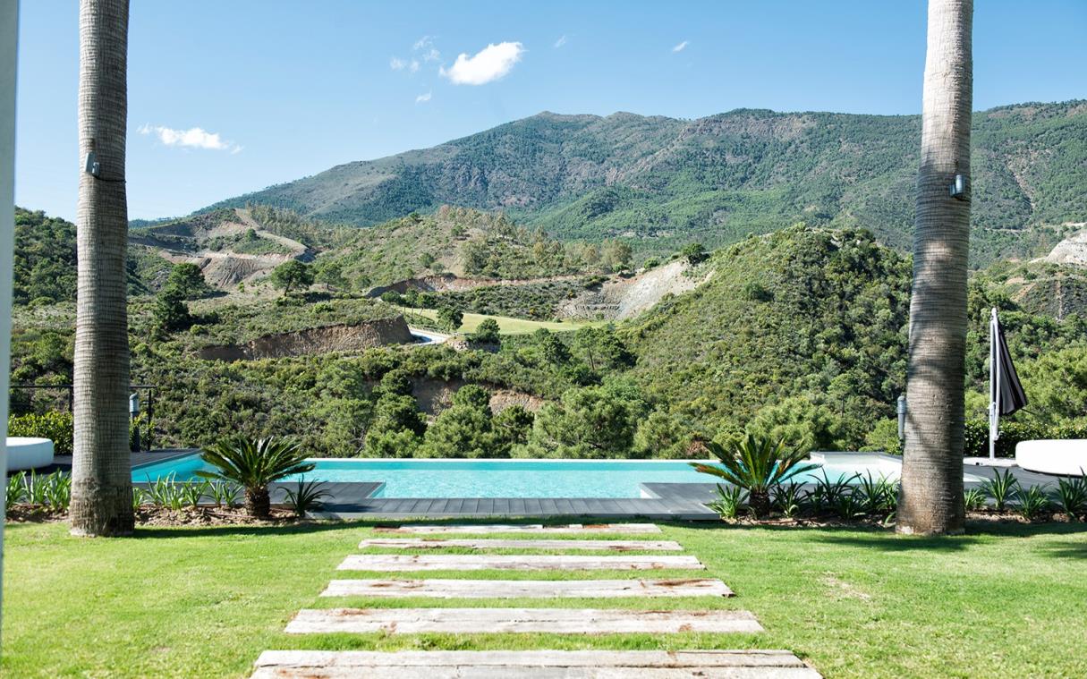 villa-marbella-spain-luxury-countryside-pool-nature-poo-2.jpg