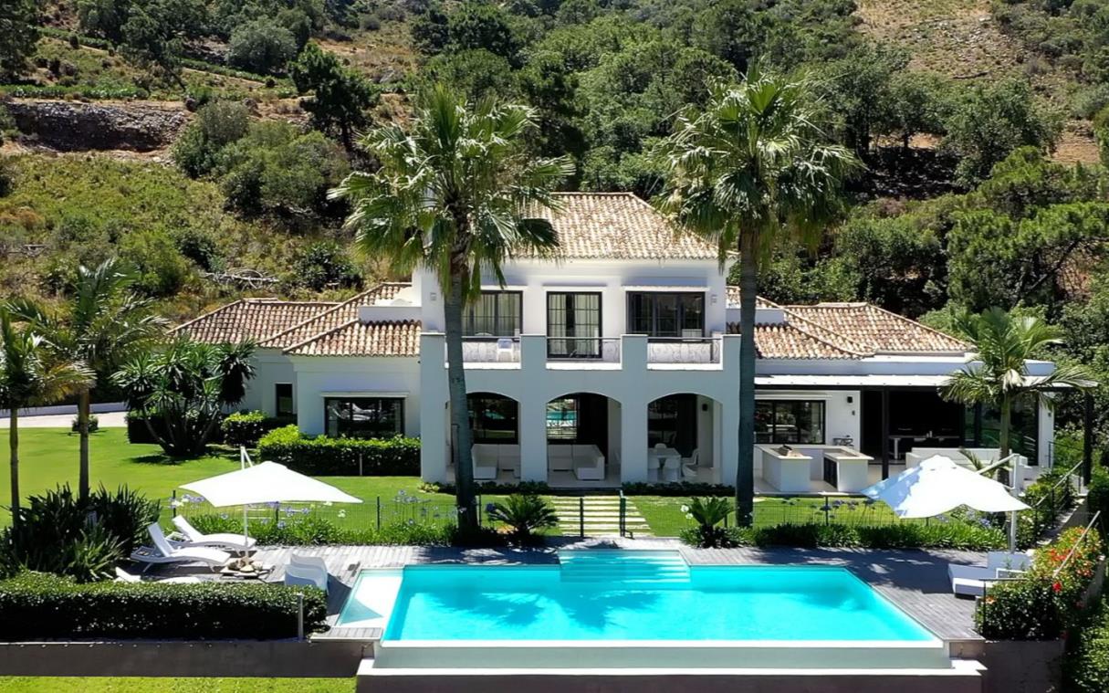 villa-marbella-spain-luxury-countryside-pool-nature-ext (4).jpg