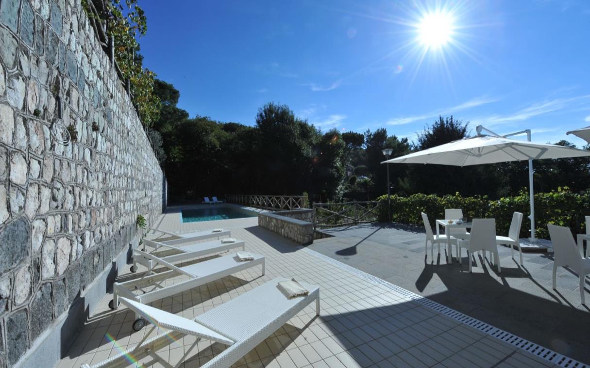 villa-sorrento-italy-luxury-pool-jacuzzi-mambrini-ter.jpg