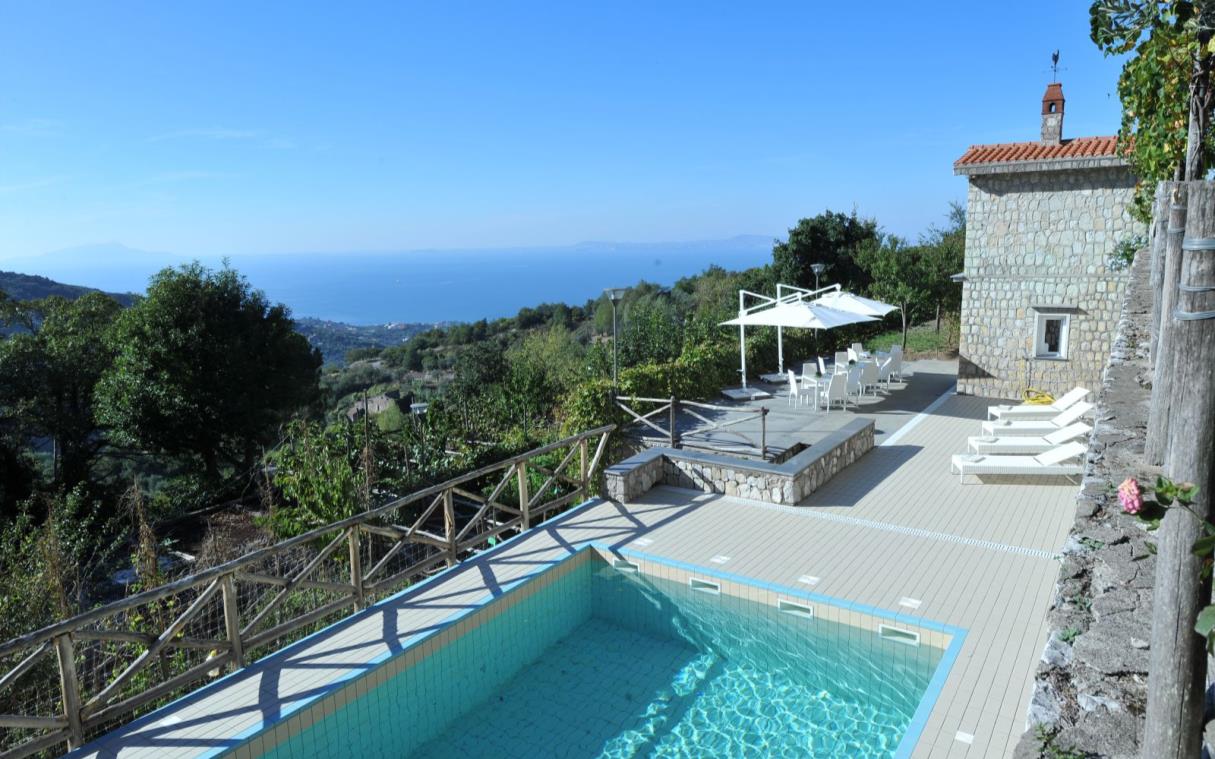 villa-sorrento-italy-luxury-pool-jacuzzi-mambrini-cov.jpg