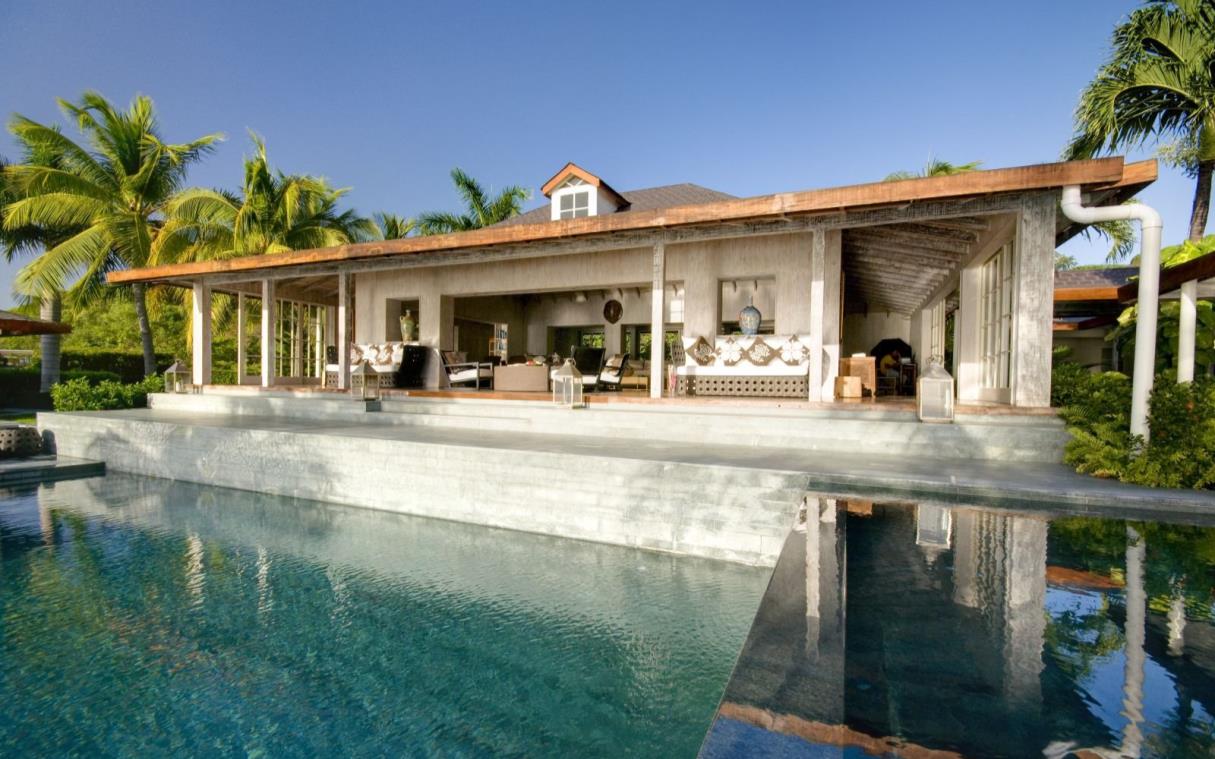 villa-mustique-grenadine-carribbean-luxury-pool-tortuga-ext (2).jpg