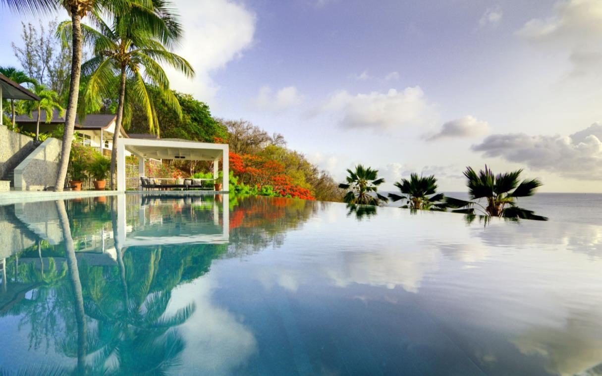 villa-mustique-grenadine-carribbean-luxury-pool-tortuga-COV.jpg