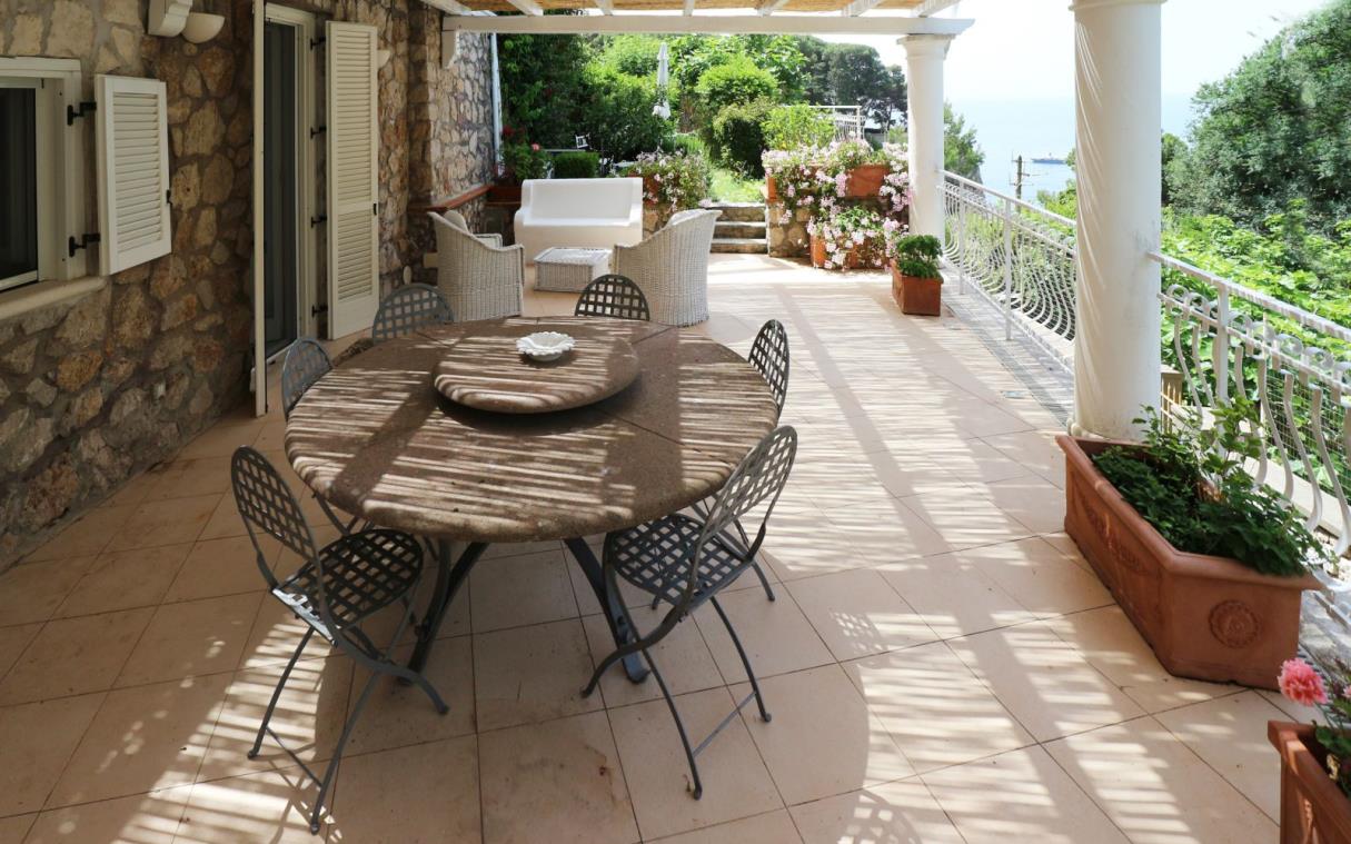 villa-capri-island-italy-luxury-pool-garden-marinella-out-din-annP (1).jpg