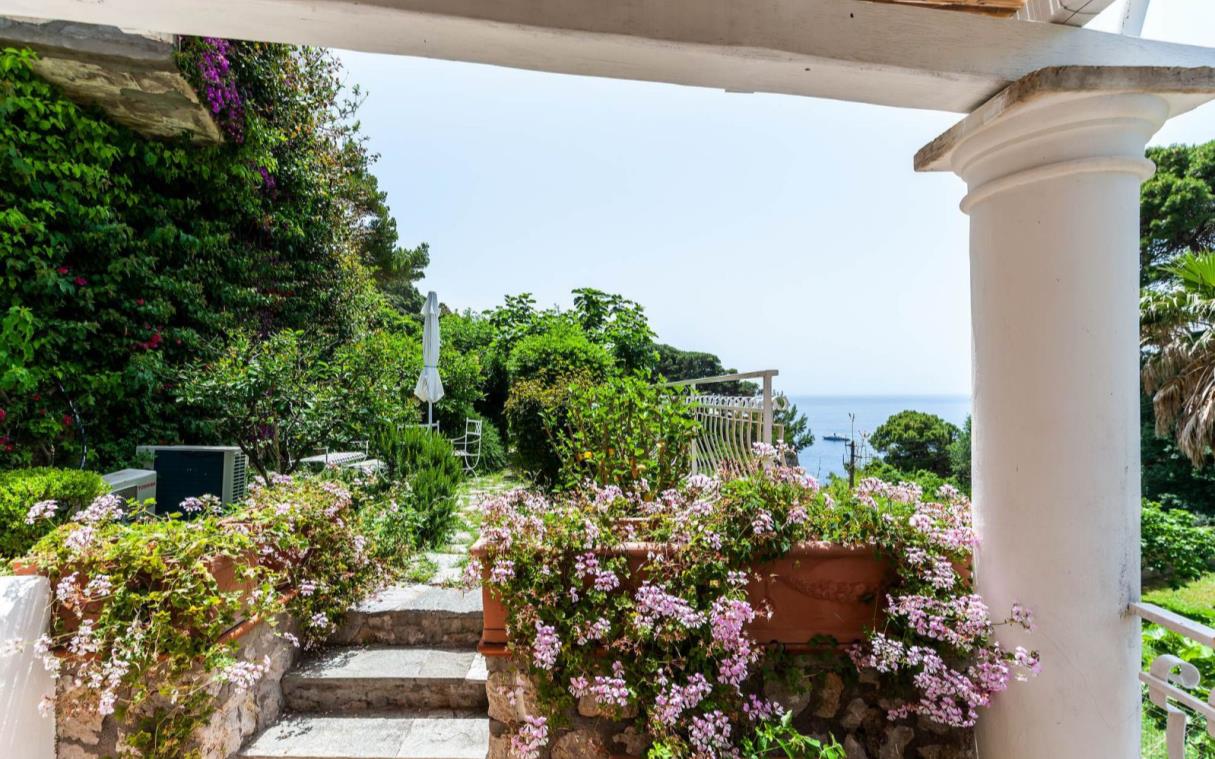 villa-capri-island-italy-luxury-pool-garden-marinella-gar-annP (3).jpg