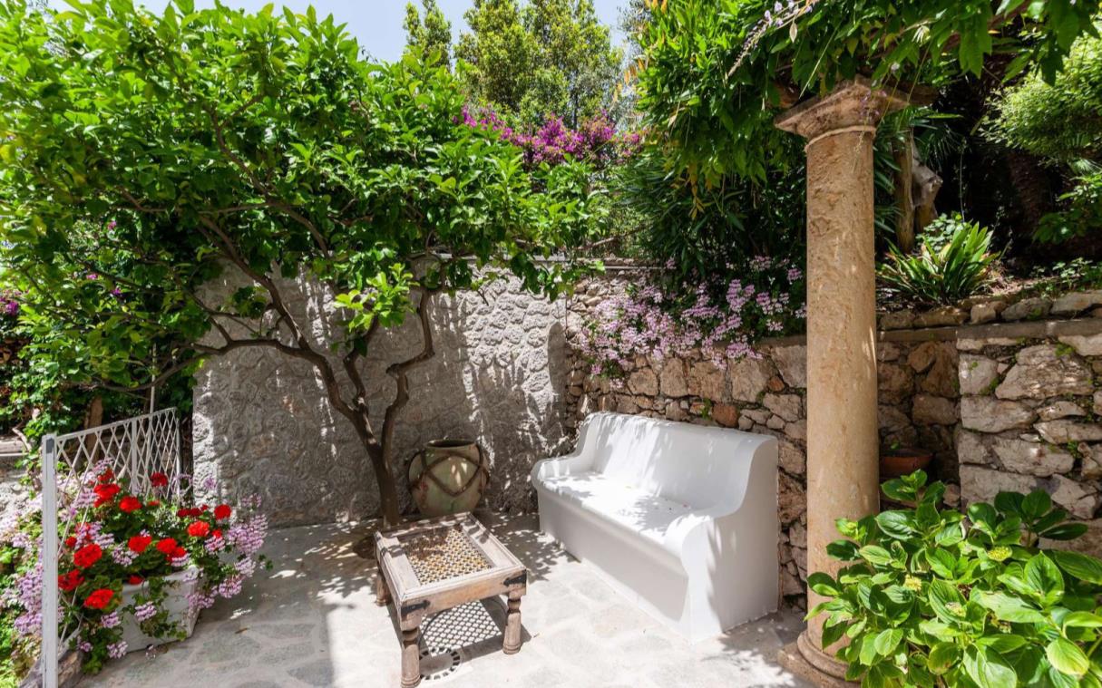 villa-capri-island-italy-luxury-pool-garden-marinella-gar (1).jpg