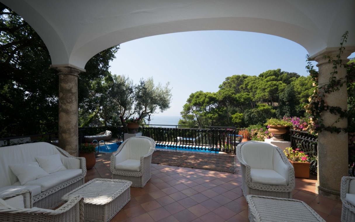 villa-capri-island-italy-luxury-pool-garden-marinella-out-liv.jpg