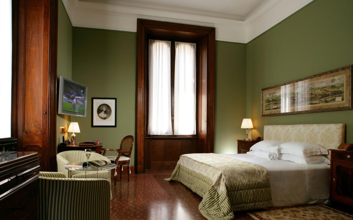 villa-rome-italy-luxury-spa-spalletti-trivelli-bed-10.jpg