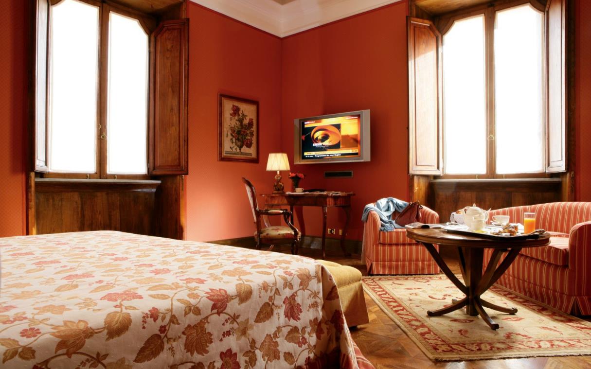 villa-rome-italy-luxury-spa-spalletti-trivelli-bed-9.jpg