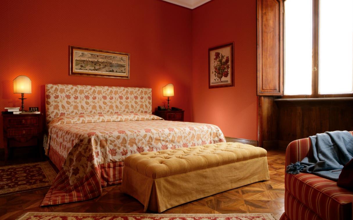villa-rome-italy-luxury-spa-spalletti-trivelli-bed-8.jpg