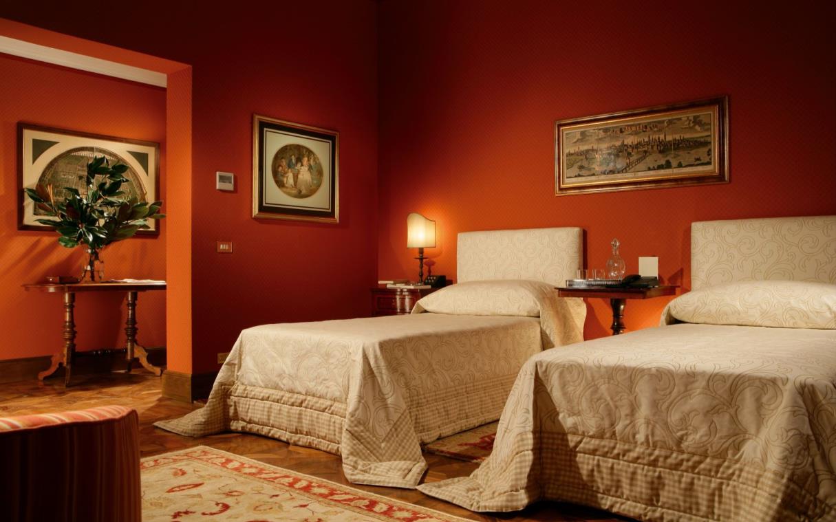 villa-rome-italy-luxury-spa-spalletti-trivelli-bed-11.jpg