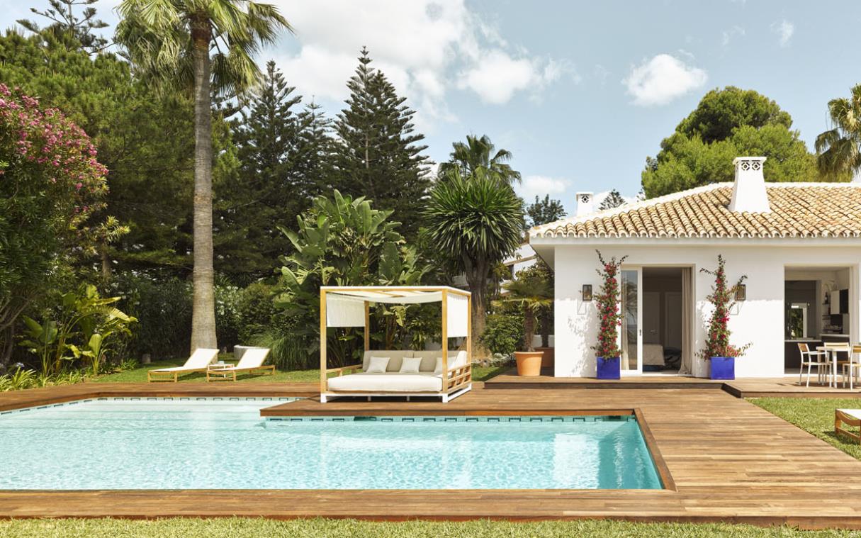 villa-marbella-spain-luxury-pool-spa-resort-puente-romano-pereze-ext-1.jpg