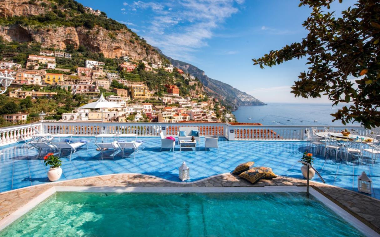 villa-positano-amalfi-coast-pool-jacuzzi-view-walking-distance-town-mon-repos-COV2.jpg
