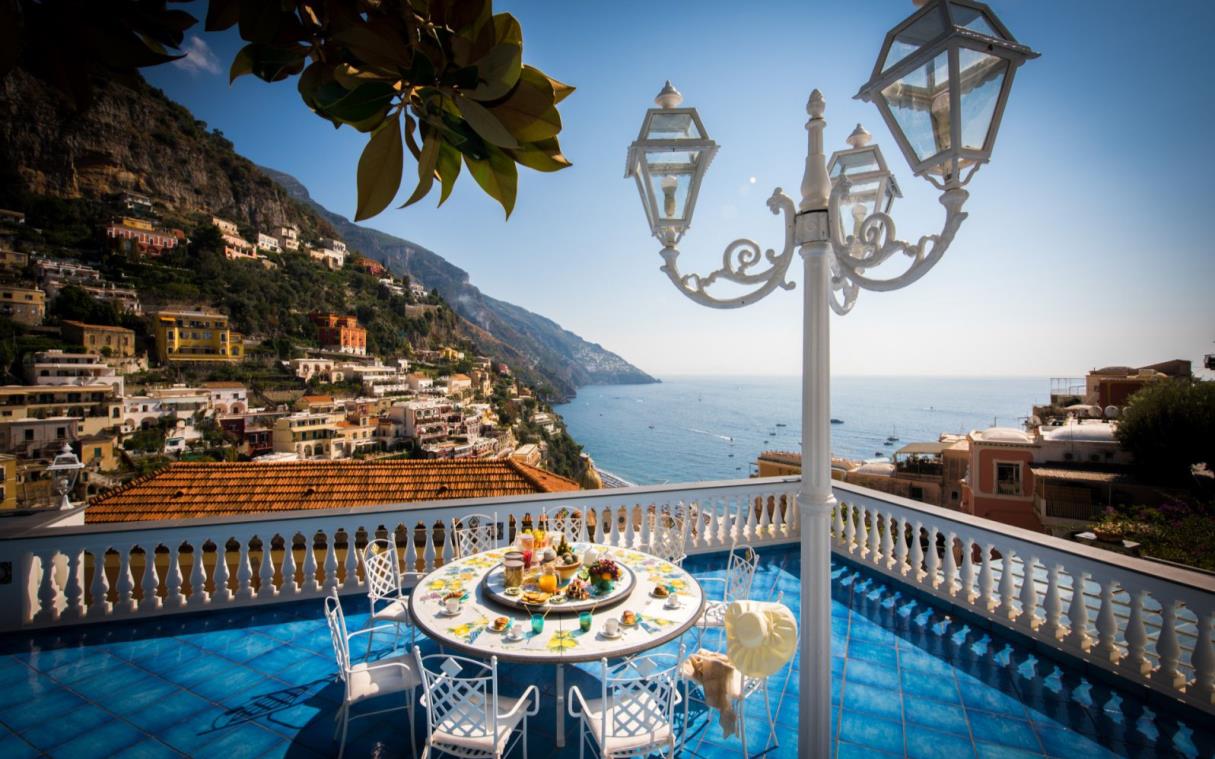 villa-positano-amalfi-coast-pool-jacuzzi-view-walking-distance-town-mon-repos-out-din (1).jpg
