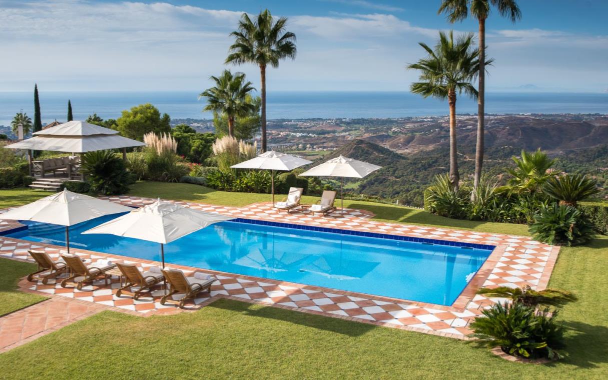 villa-marbella-spain-luxury-pool-mirador-poo (5).jpg