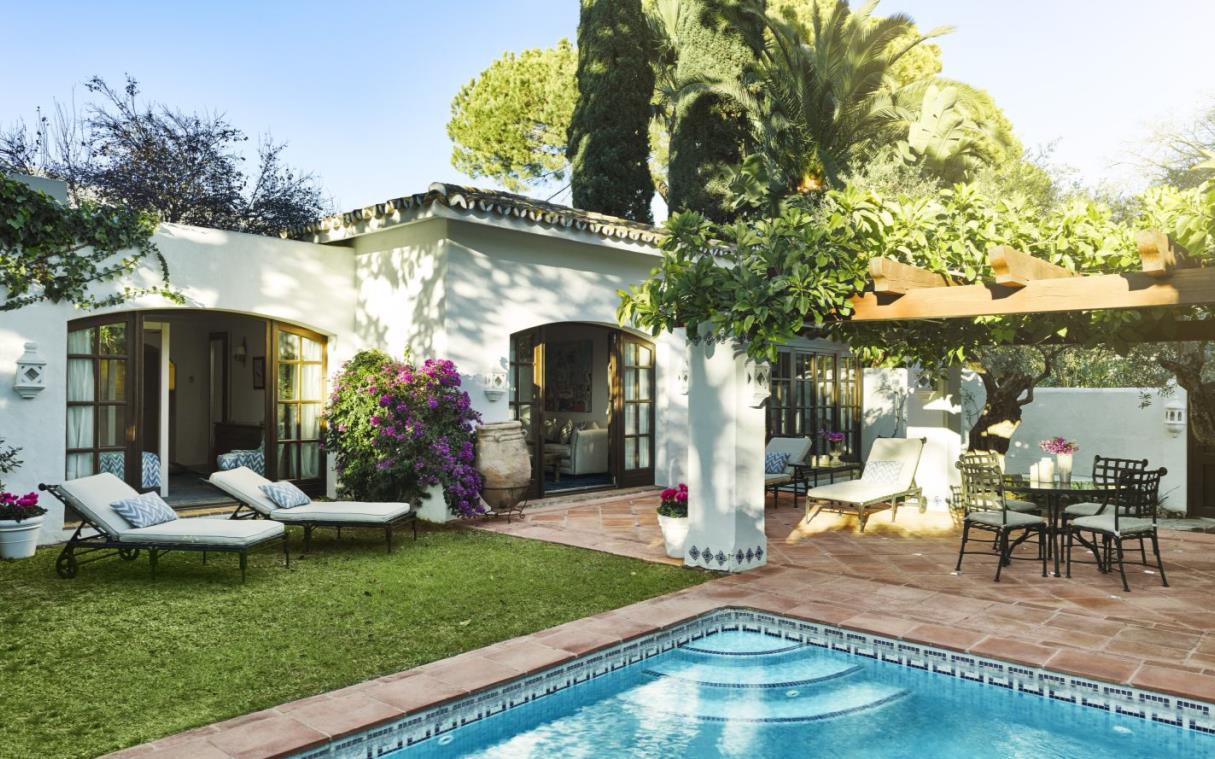 villa-marbella-spain-luxury-pool-modern-golf-romeo-cov.jpg