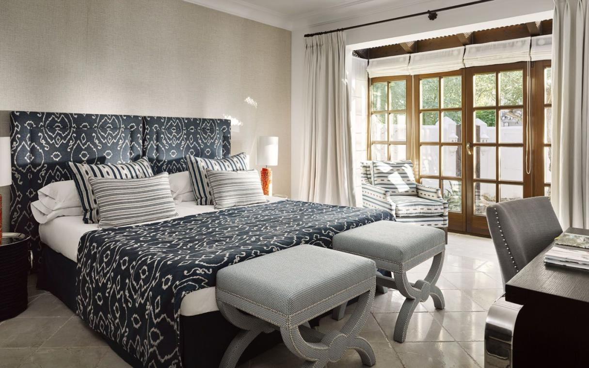 villa-marbella-spain-luxury-pool-modern-golf-romeo-bed.jpg