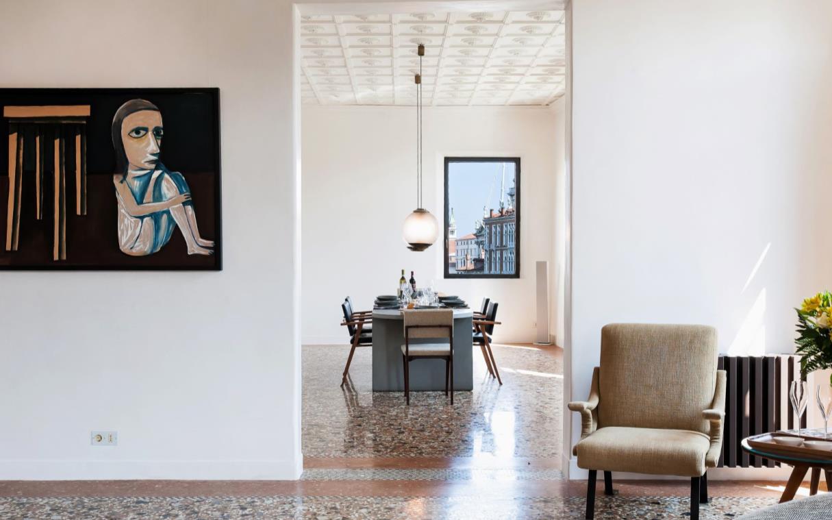 apartment-venice-italy-luxury-views-palazetto-salute-grand-canal-din (7).jpg