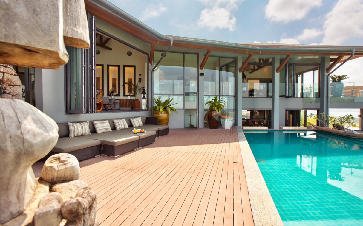 villa-koh-samui-thailand-luxury-pool-sea-view-skyfall-poo-2.jpg