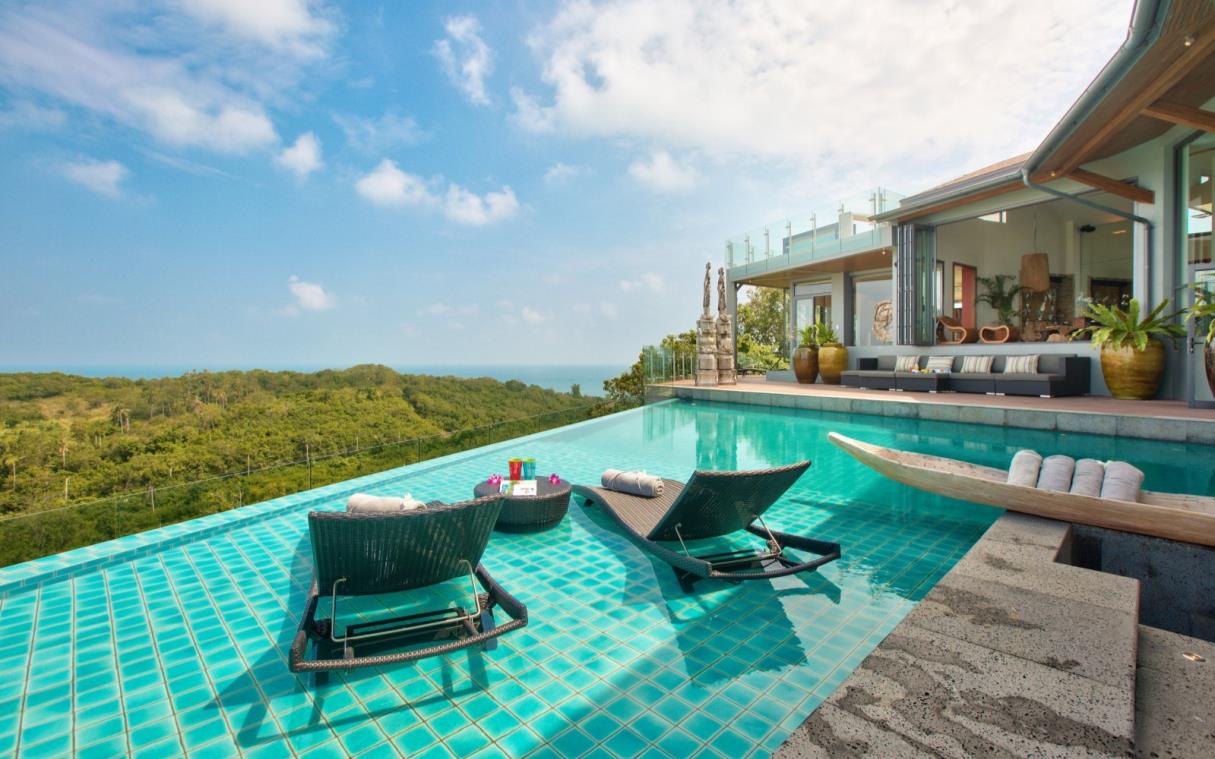 villa-koh-samui-thailand-luxury-pool-sea-view-skyfall-poo-1.jpg