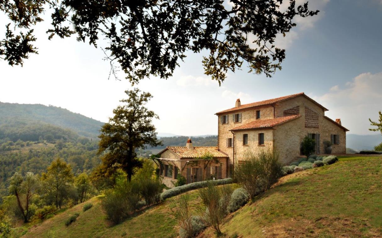 villa-umbria-tuscany-italy-luxury-pool-spinaltermine-ext (4).jpg