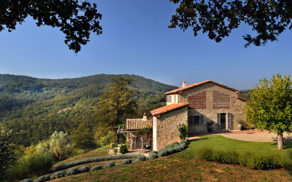 villa-umbria-tuscany-italy-luxury-pool-spinaltermine-ext (5).jpg