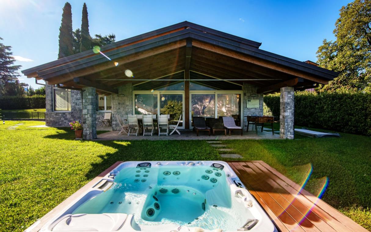 villa-bellagio-lake-como-italy-luxury-pool-sissi-jac
