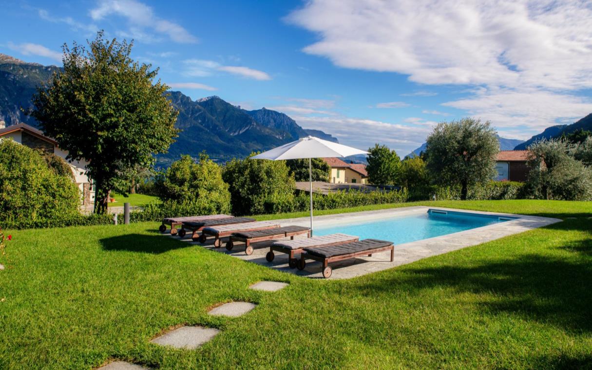 villa-bellagio-lake-como-italy-luxury-pool-sissi-swim
