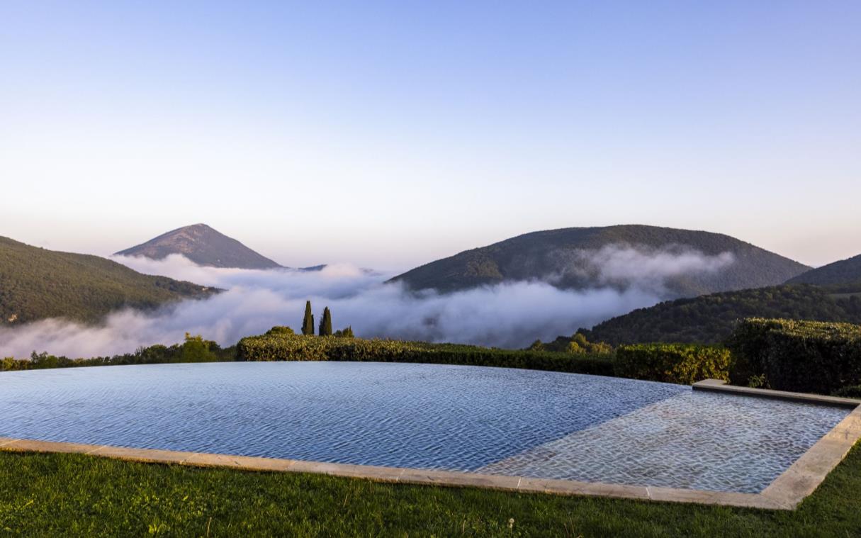 villa-perugia-umbria-italy-luxury-pool-subtilia-swim (6)