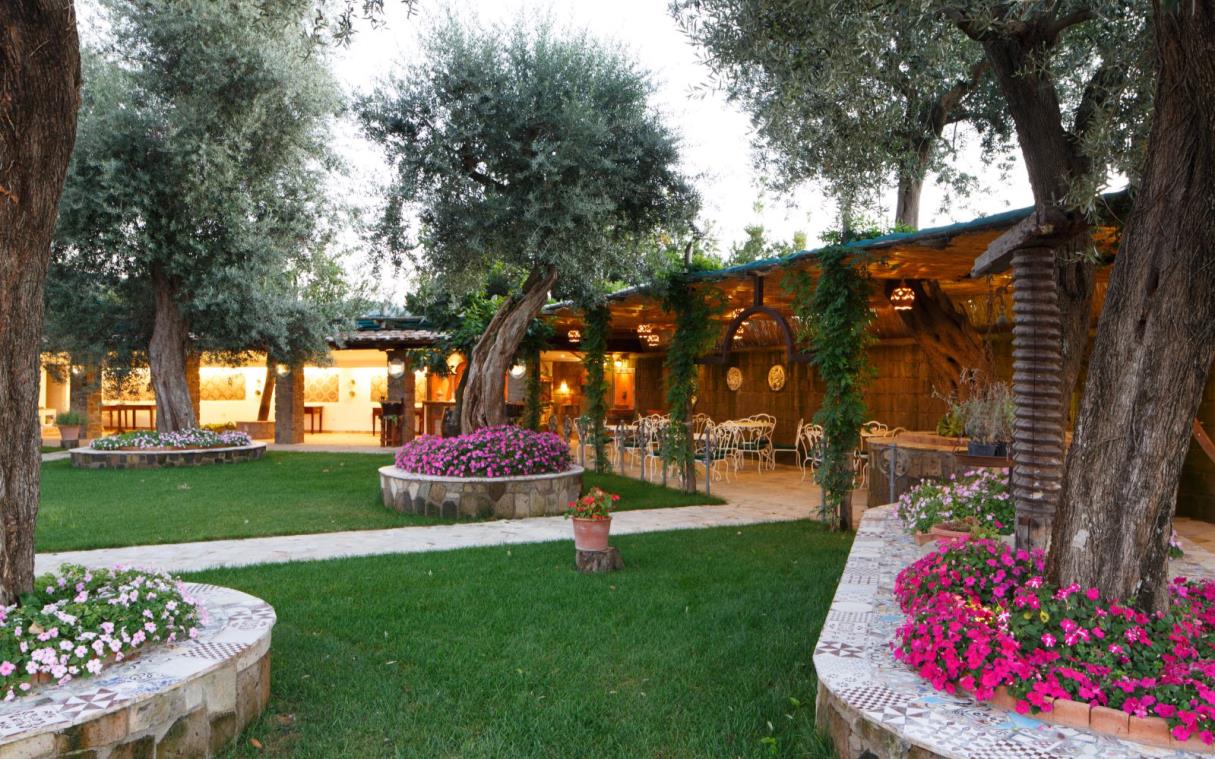 villa-sorrento-amalfi-coast-italy-luxury-pool-jacuzzi-selenia-gar-6.jpg