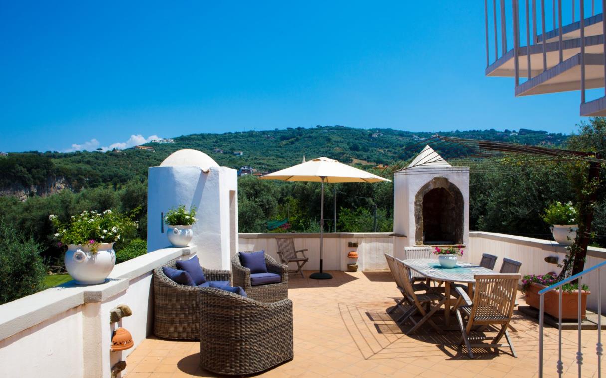 villa-sorrento-amalfi-coast-italy-luxury-pool-jacuzzi-selenia-roof-top.jpg