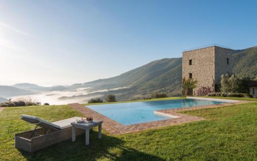 villa-perugia-umbria-italy-luxury-pool-torre-COV.jpg