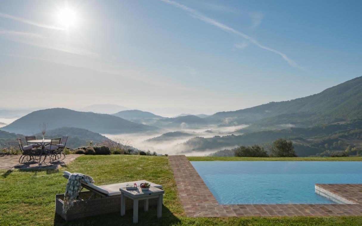 villa-perugia-umbria-italy-luxury-pool-torre-swim (1).jpg