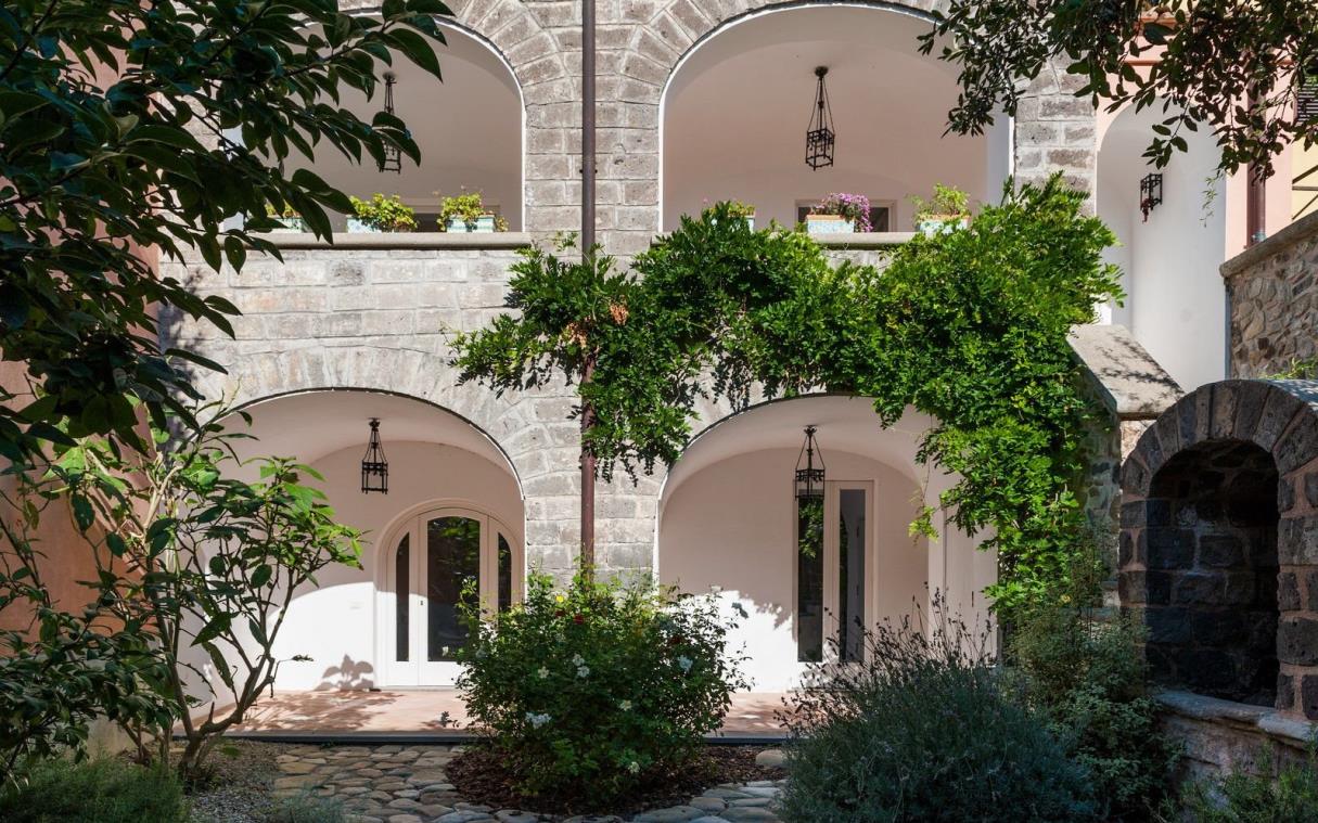 villa-sorrento-amalfi-italy-view-pool-sea-luxury-sophia-clois (2).jpg