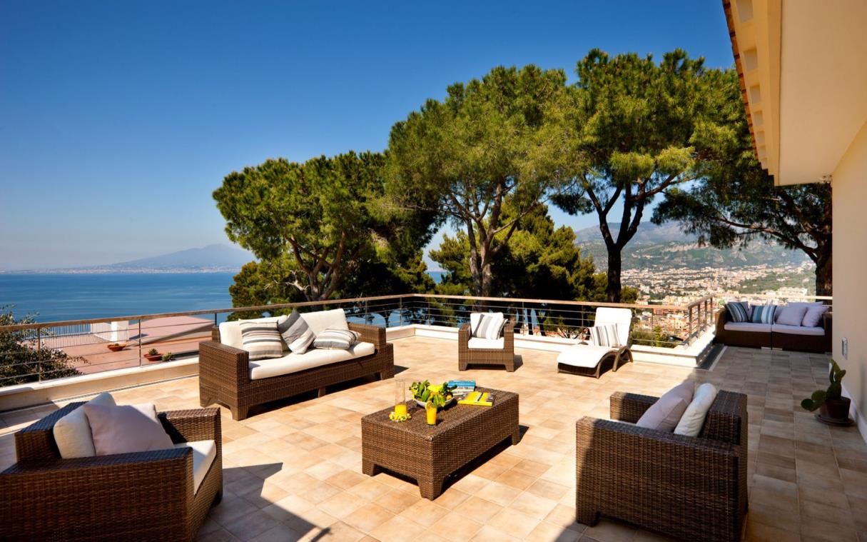 villa-amalfi-coast-italy-panoramic-pool-sorrento-out-liv (2).jpg