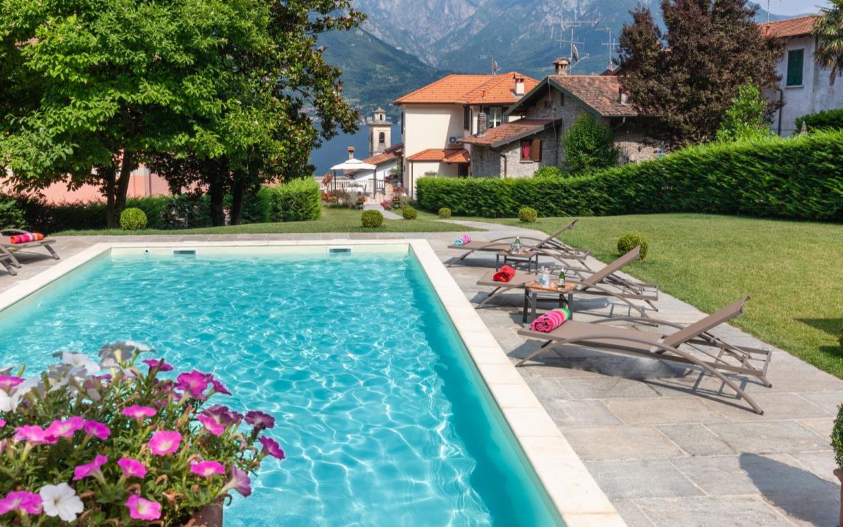 villa-lake-como-vassena-italy-luxury-village-la-dolce-vita-pool (3).jpg