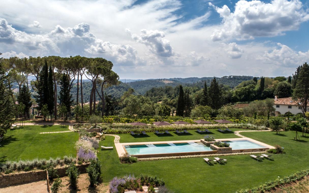 villa-florence-chianti-tuscany-luxury-pool-spa-dimora-del-ghirlandaio-swim (3)