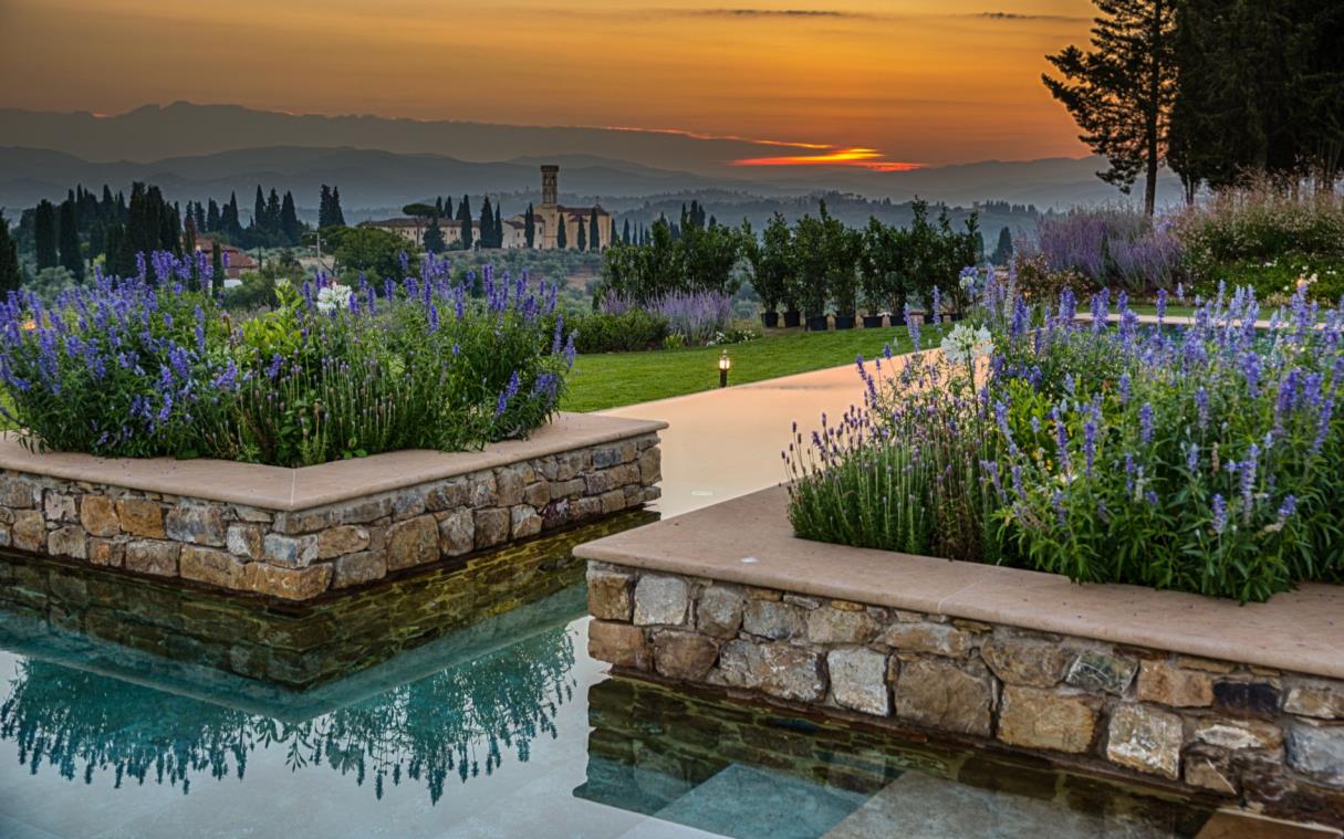 villa-florence-chianti-tuscany-luxury-pool-spa-dimora-del-ghirlandaio-swim (1)