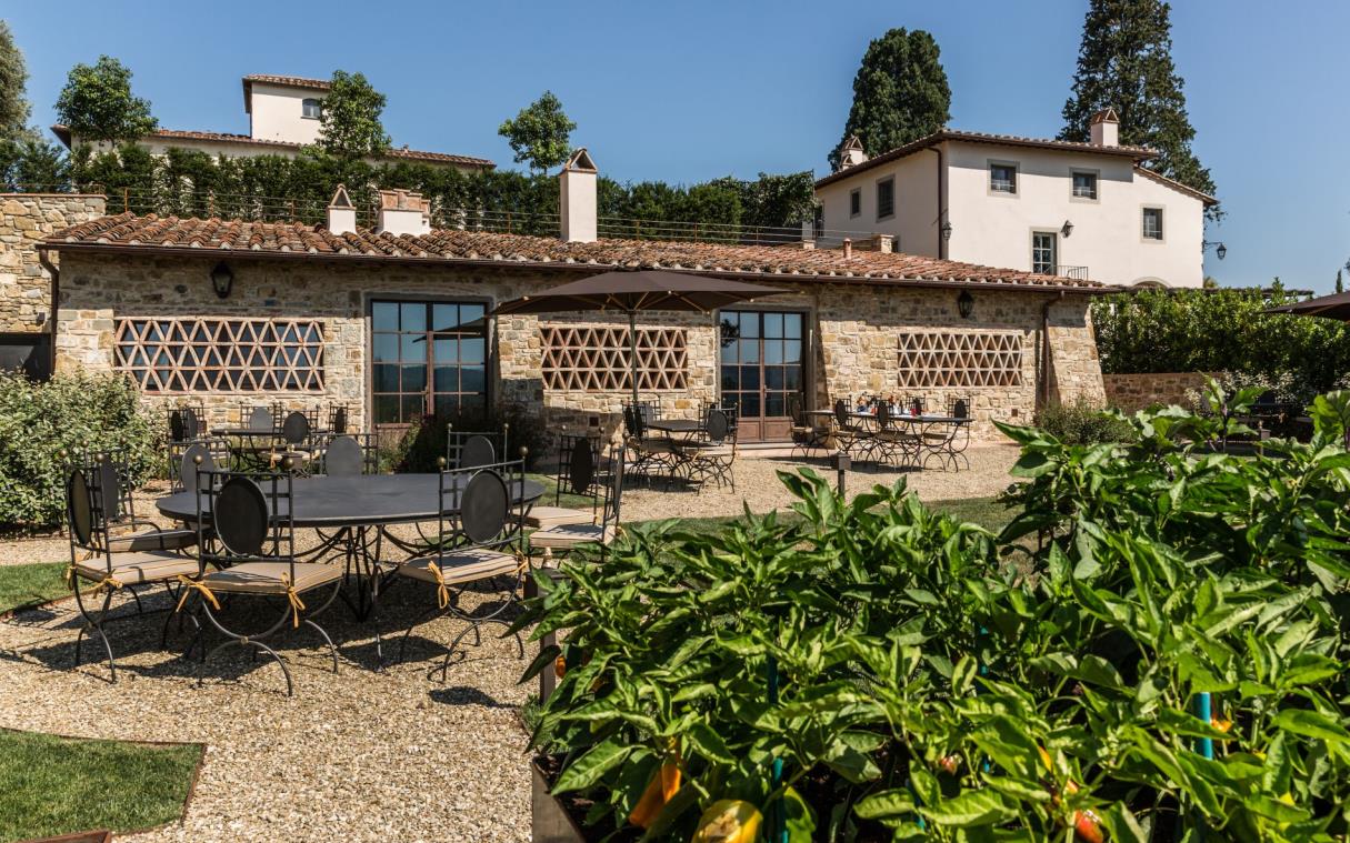 villa-florence-chianti-tuscany-luxury-pool-spa-dimora-del-ghirlandaio-out-din (3)