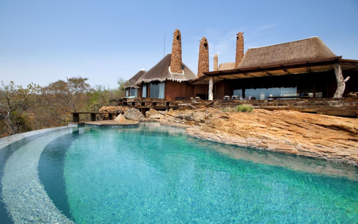 south-africa-luxury-safari-waterberg-lodge-leobo-private-reserve-poo.jpg