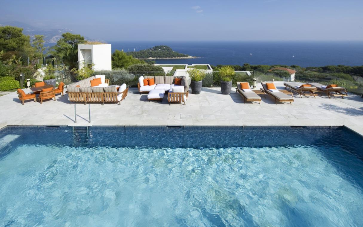 villa-cap-ferrat-cote-d-azur-france-luxury-sea-view-cview-swim (5).jpg