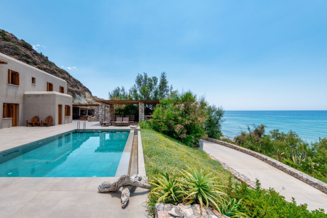 Beach House Arvi West