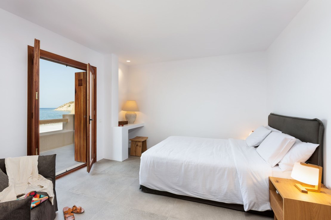 Beach House Arvi West