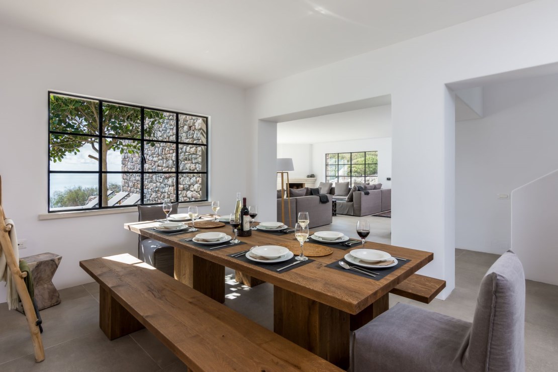 Beach House Arvi West