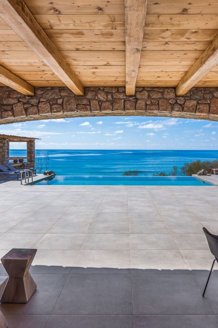 Beach House Arvi West