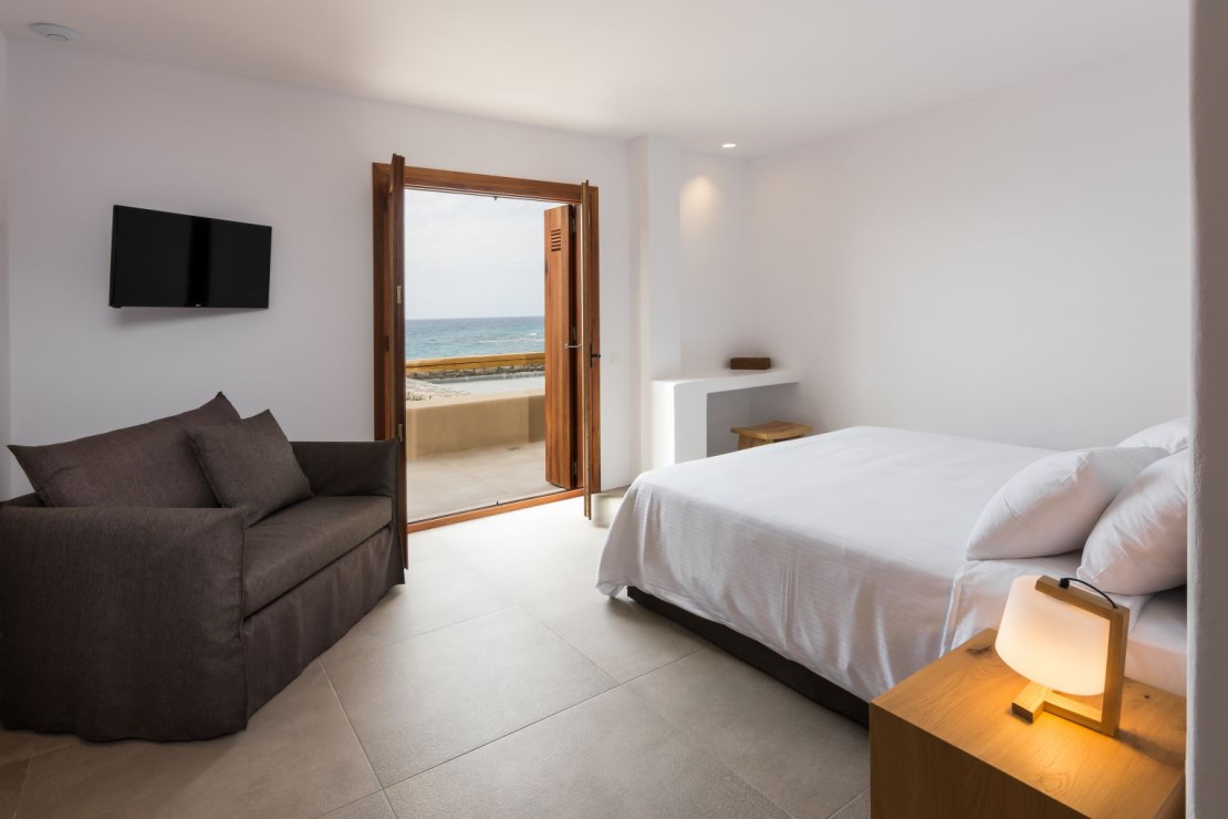 Beach House Arvi West