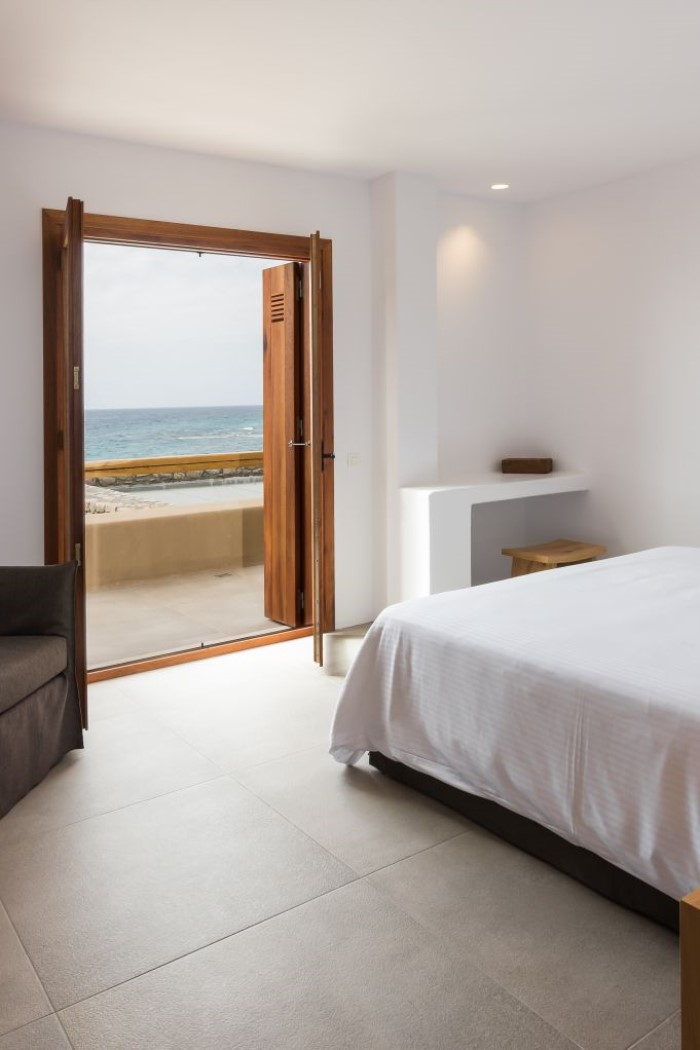 Beach House Arvi West